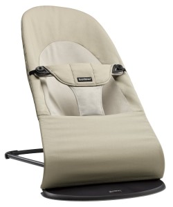 Babywippe ergonomisch geformt